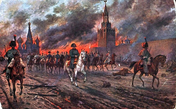 Trước khi rời Moscow, Napoleon sai người đào hào và bố trí mìn xung quanh điện Kremlin và một số công trình quan trọng khác của Nga.