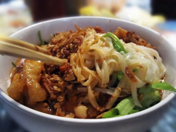 Phở chua đặc sản Lạng Sơn cũng là món phở khác lạ. Món ăn có vị chua đặc trưng, hương vị đậm đà, mùi thơm hấp dẫn nên rất hút hồn. Ảnh: Địa điểm ăn ngon.