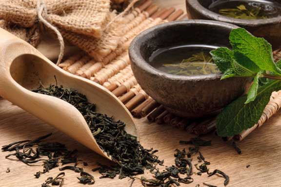 Người bị bệnh tiểu đường có thể sử dụng trà đen mỗi ngày để duy trì đường huyết của cơ thể và giảm sự hấp thụ đường tối thiểu nhất. Chất Polysaccharide có trong trà đen sẽ giúp bạn duy trì tốt hoạt động này. Ảnh: Herbalife.