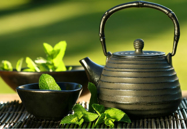 Mỗi ngày, cơ thể bạn không ngừng hình thành các gốc tự do, nếu thường xuyên uống trà đen, các chất chống oxy hóa trong trà đen có thể loại bỏ được các gốc tự do này và giúp cơ thể khỏe mạnh hơn. Ảnh: Lương Lê Hoàng.