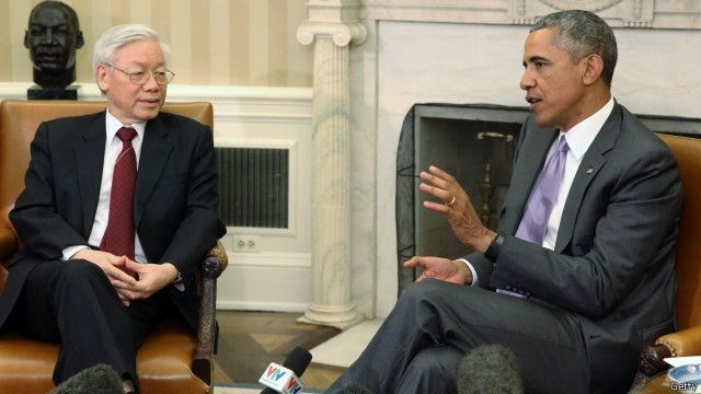 Tổng thống Mỹ Barack Obama tiếp Tổng Bí thư Nguyễn Phú Trọng tại phòng Bầu dục của Nhà Trắng ngày 7/7/2015. Ảnh: VOV.