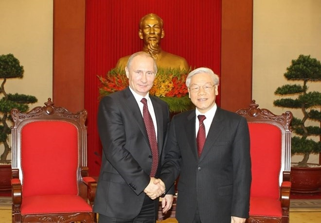 Tổng Bí thư Nguyễn Phú Trọng tiếp Tổng thống Nga Vladimir Putin thăm cấp Nhà nước tới Việt Nam ngày 12/11/2013. Ảnh: Trí Dũng/TTXVN.