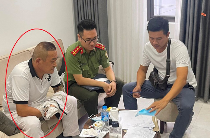 Bắt đối tượng truy nã quốc tế: Ngày 30/10, Công an TP Hải Phòng vừa bắt, bàn giao đối tượng Kim Euy Young (56 tuổi, quốc tịch Hàn Quốc) mang hộ chiếu số M30512224 có lệnh truy nã quốc tế đang lẩn trốn, sinh sống trên địa bàn TP Hải Phòng cho Cục Cảnh sát hình sự (Bộ Công an) để xử lý đối tượng này theo thẩm quyền.