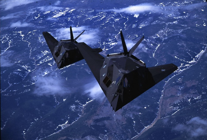 Phía Nam Tư vô cùng kinh ngạc và vui mừng khi bắn hạ được máy bay F-117A - niềm tự hào của Không quân Mỹ.