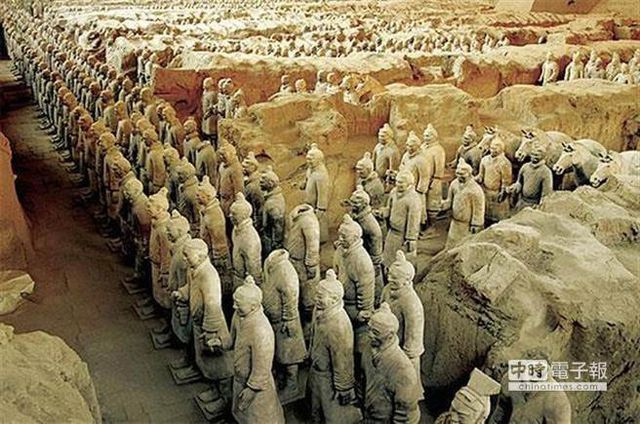 Giới chuyên gia ước tính, nếu khám phá toàn bộ lăng mộ thì có thể tìm thấy khoảng 8.000 tượng binh sĩ đất nung.