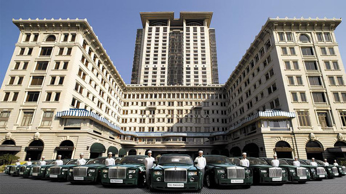 Hong Kong là một trong những thành phố giàu nhất thế giới. Nơi đây có nhiều xe Rolls Royce hơn bất kỳ nơi nào trên Trái đất.