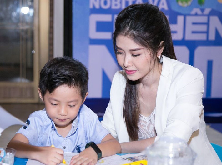 Trước khi đến với Đăng Khôi, Thủy Anh là người mẫu ảnh. Khi gắn bó với nam ca sĩ cô trở thành hậu phương vững chắc của chồng.