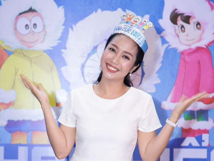 Diễn viên Ốc Thanh Vân rạng rỡ tại sự kiện. Bà mẹ 3 con bận rộn với các chương trình, sự kiện nhưng vẫn kinh doanh mỹ phẩm.