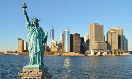 Đặc biệt, khi nhìn vào ảnh chụp gia đình nhà điêu khắc Bartholdi thì người ta phát hiện ưgơng mặt bức tượng có nhiều điểm tương đồng với gương mặt của một người đàn ông.