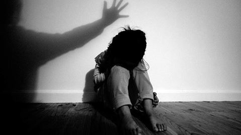 Thế nhưng, nhiều trẻ em không nhớ người đã lạm dụng mình là ai vì sự việc xảy ra khi các em còn quá nhỏ tuổi.