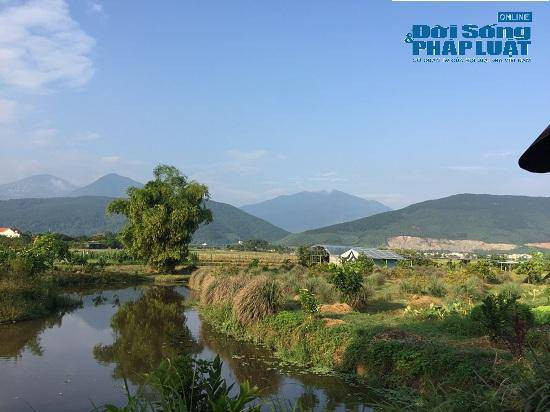 Người dân sống gần khu vực chùa Nga Hoàng chia sẻ, những sản vật từ trang trại này để phục vụ những người ở chùa, một phần sẽ mang đi làm từ thiện.
