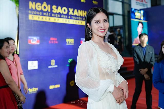 Để hoàn thiện vẻ đẹp gái một con, Thảo Trang nâng ngực cách đây 4 năm. Không chỉ vậy, nữ diễn viên phim "Tiếng sét trong mưa" còn sửa mũi, tiêm cằm.