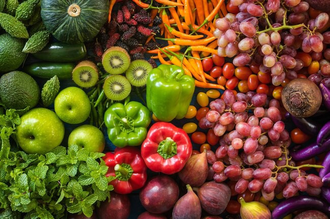 Viên bổ sung vitamin: Vitamin A, C, E và B3 rất tốt cho da. Tuy nhiên các viên bổ sung vitamin chỉ cho hiệu quả nếu cơ thể bạn đang thiếu vitamin. Nếu chế độ ăn uống của bạn đã đầy đủ các chất này, việc dùng viên bổ sung vitamin là không cần thiết.