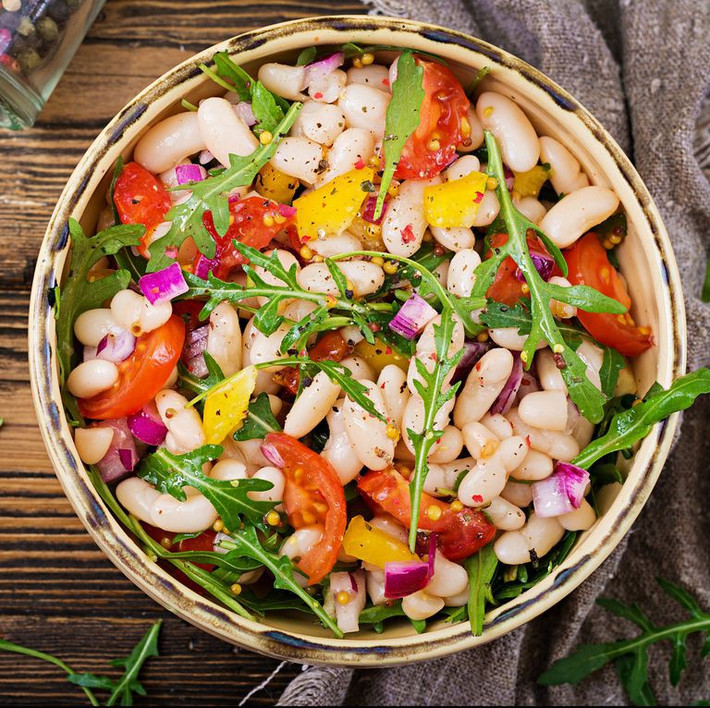 Các loại đậu: Các loại đậu cũng là một nguồn sắt và protein thực vật dồi dào. Đậu đen, đậu gà, đậu xanh hay đậu lăng sẽ giúp bạn có được mái tóc dày và chắc khỏe.