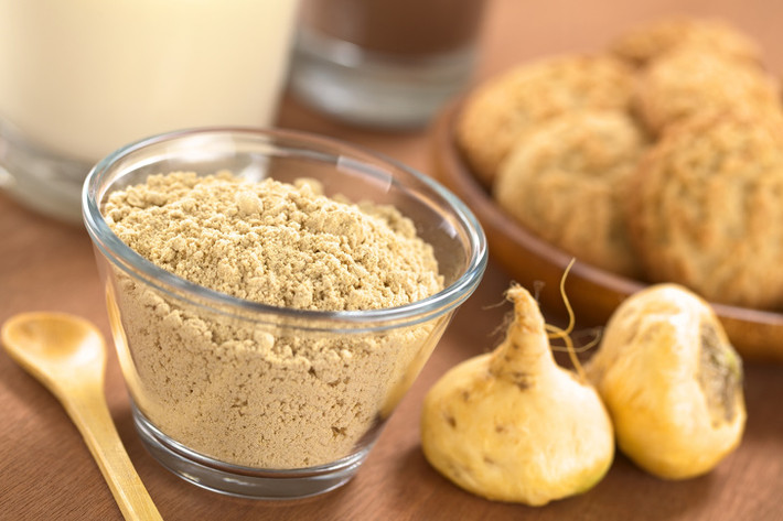 3. Rễ Maca cải thiện triệu chứng mãn kinh: Maca là một loại rau họ cải và do đó liên quan đến bông cải xanh, súp lơ, cải bắp và cải xoăn. Maca đã được chứng minh là làm giảm các triệu chứng mãn kinh như bốc hỏa, thay đổi tâm trạng và khó ngủ. Theo truyền thống, nó cũng được sử dụng để tăng cường khả năng sinh sản, cải thiện tâm trạng và cân bằng nội tiết tố của bạn.