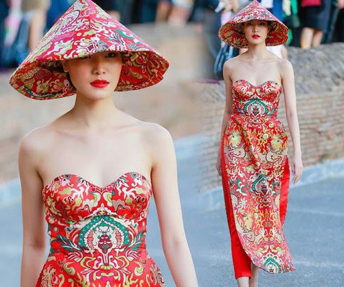 Áo dài của Hoa hậu Thùy Dung bị chê hở hang, làm mất hình ảnh áo dài truyền thống.