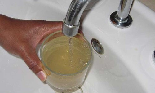 Các chuyên gia y tế đã chỉ ra một số bệnh phổ biến dễ mắc khi sử dụng nước sinh hoạt không đạt chất lượng có thể kể đến như: Viêm gan A, bệnh tả, bệnh thương hàn, bệnh lỵ trực khuẩn, nhiễm giun sán...