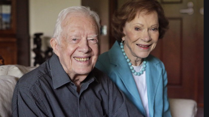 Ông Jimmy Carter vẫn dạy các lớp chủ nhật tại Nhà thờ Maranatha ở Plains. Thậm chí ông cùng phu nhân Rosalynn còn định đi tới Nashville, Tennesse để giúp người dân xây nhà ở từ thiện.