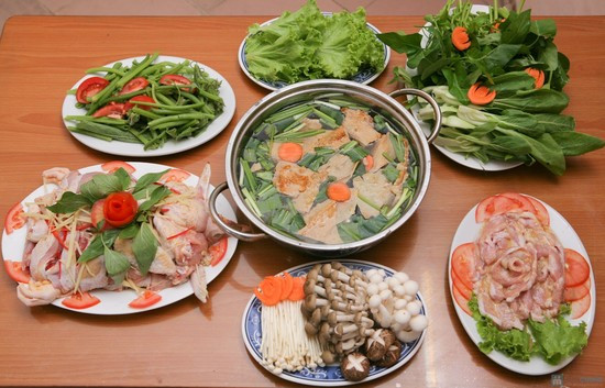 Với những nguyên liệu tươi ngon, giàu chất dinh dưỡng, lẩu thập cẩm sẽ là gợi ý hấp dẫn cho những ngày se lạnh hoặc tụ tập bạn bè. Cách làm lẩu thập cẩm không hề khó.