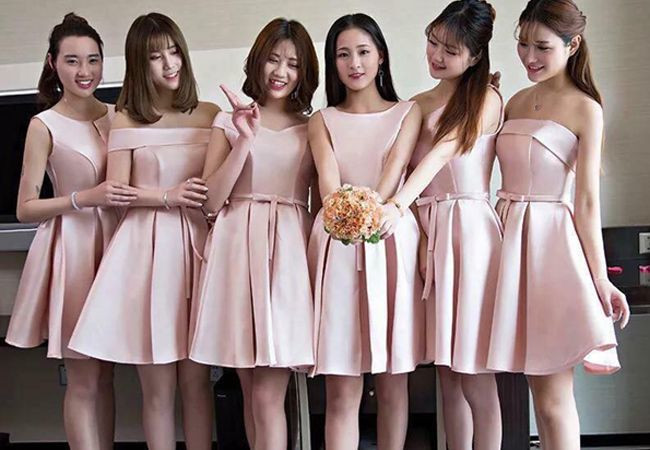 Câu chuyện chọn trang phục trang tham dự đám cưới vẫn luôn là chủ đề được nhiều người quan tâm. Để tránh bị chê trách về trang phục khi đi đám cưới, bạn hãy nhớ các quy tắc sau.