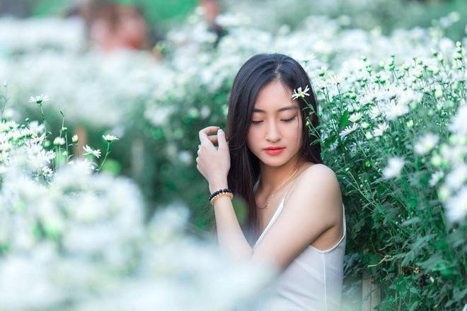 Nhiều hình ảnh đời thường của Hoa hậu Lương Thuỳ Linh trước khi tham gia cuộc thi sắc đẹp này "đốn tim" nhiều người.