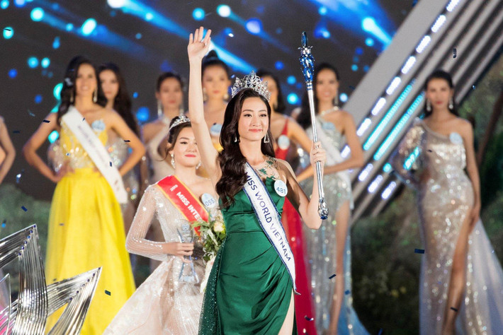Trong đêm chung kết Hoa hậu Thế giới Việt Nam (Miss World Vietnam) 2019 diễn ra tại Đà Nẵng tối 3/8, Lương Thuỳ Linh vượt qua các thí sinh "nặng ký" để giành ngôi vị cao nhất. Theo đó, Lương Thuỳ Linh trở thành Hoa hậu Thế giới Việt Nam 2019.