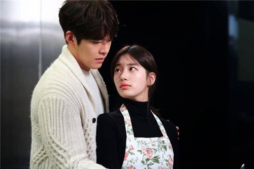 Tiếp sau những thành công của Suzy trong "Architecture 101", Gu Family Book và nhất là khi cô tuyên bố đang hẹn hò với siêu sao xứ Hàn Lee Min Ho vào tháng 2/2015, cái tên Suzy bỗng nổi như cồn.