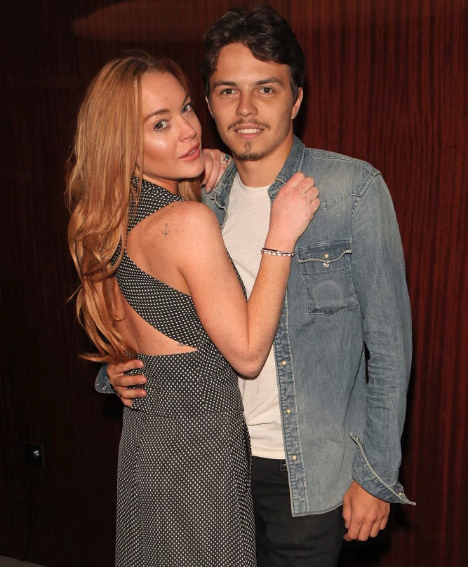 Thế nhưng mọi mong ước của Lindsay Lohan đã tan thành mây khói vào tháng trước khi cô và hôn phu cãi nhau to ở Mykonos khi Lindsay phát hiện Egor nói dối cô, tiệc tùng suốt đêm với nhà thiết kế Dasha Pashevkina.