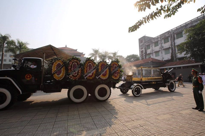 Lực lượng chuẩn bị cho lễ truy điệu Tổng Bí thư Đỗ Mười (Ảnh: Minh Sơn/Vietnam+)