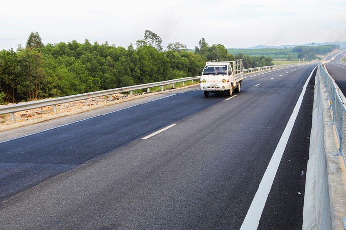 Vị trí hư hỏng ở Km 29 đã được các công nhân sửa xong. Dự kiến, trong tuần này các cơ quan chuyên môn của Bộ GTVT vào nghiệm thu việc sửa chữa. Nếu công tác sửa chữa không đảm bảo chất lượng, Bộ GTVT sẽ yêu cầu chủ đầu tư, đơn vị thi công làm lại.