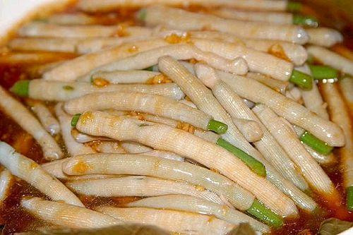 Thịt sá sùng có vị ngọt, chứa nhiều dưỡng chất nên được ví như một loại “thần dược” dành cho người ốm.