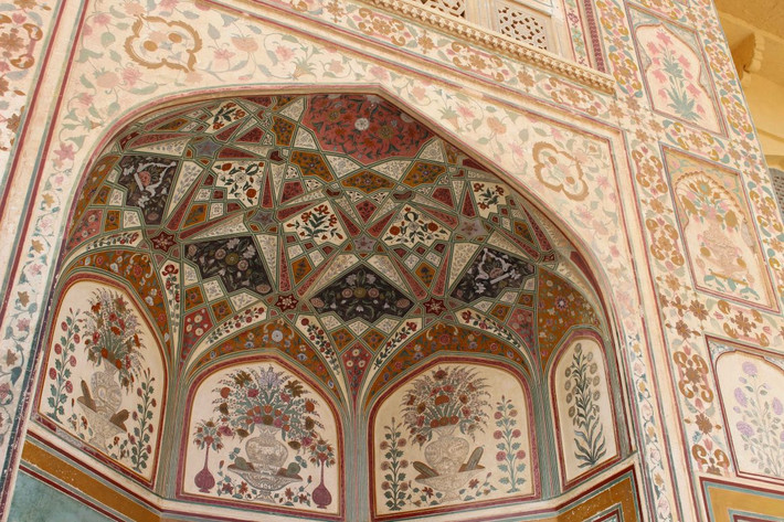 Do vậy, hàng năm, rất nhiều du khách ghé thăm Jaipur để chiêm ngưỡng những công trình kiến trúc độc đáo của nơi đây.