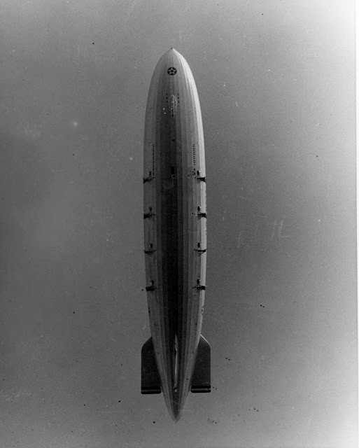 USS Macon hoạt động phía trên cảng San Diego ngày 9/2/1934.