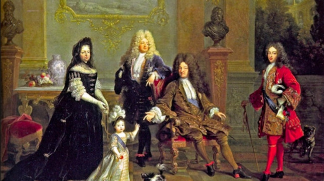 Chuyện phong lưu, đa tình của vua Louis XV càng khiến dư luận bị sốc hơn khi lần lượt "yêu" 5 chị em nhà Nesle bao gồm: Louise, Pauline, Diane, Hortense và Marie-Anne.