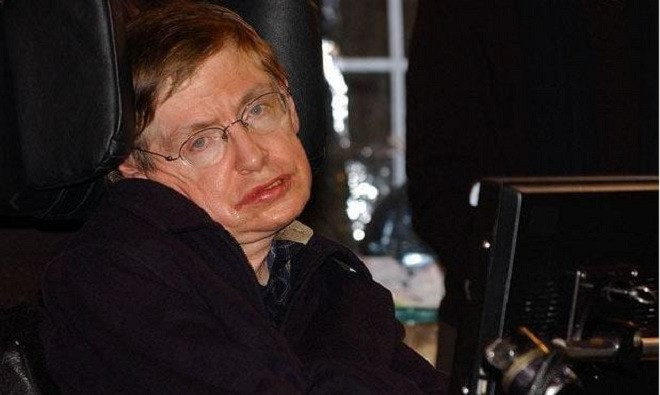 Giáo sư Hawking đưa ra nhận định con người cần tích cực khám phá vũ trụ và “phải di cư tới nơi mà chưa ai đặt chân tới” nếu muốn tiếp tục duy trì giống nòi trong hàng triệu triệu năm nữa.