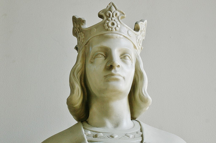 Vua Louis IX (1214 - 1270) của Pháp là người con lớn nhất trong số 12 đứa con của nhà vua Louis VIII và hoàng hậu Blanche xứ Castile.