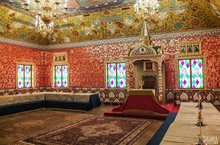 Mặc dù Sa hoàng Alexis Mikhailovich chỉ coi cung điện Kolomenskoye là nơi hoàng gia ở vào mùa Hè nhưng về sau nơi đây trở thành điểm đến ưa thích của ông cũng như những Sa hoàng kế nhiệm.