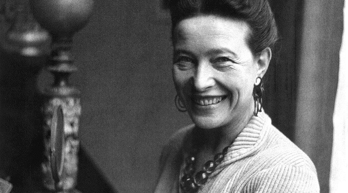 Nữ triết gia Pháp Simone de Beauvoir là người phụ nữ nổi tiếng khi cho ra mắt độc giả cuốn sách The second sex (Giới tính thứ hai). Đây được coi là cột mốc quan trọng trong phong trào đấu tranh vì nữ quyền thế giới.
