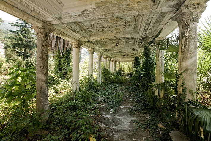 Nhà ga bị bỏ hoang ở Abkhazia, Georgia hấp dẫn nhiều người đến khám phá.