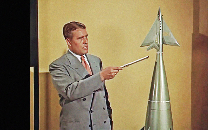 Đến năm 1928, Wernher von Braun theo học tại trường Hermann-Lietz-Internat và chuyển sang trường Technische Hochschule ở Berlin năm 1930.