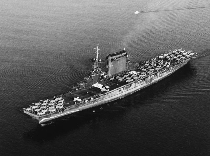Tàu chiến này của Mỹ bị trúng ngư lôi và bom của quân đội Nhật Bản vào ngày 8/5/1942. Để tránh vũ khí hiện đại rơi vào tay quân địch, tàu USS Phelps của Mỹ đánh chìm tàu USS Lexington.