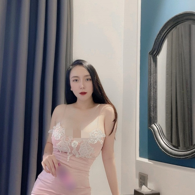 Sở hữu vòng ngực hơn 1m, Thảo Bebe cũng rất chú ý chăm sóc vòng 1 bằng phương pháp massage. Cách này giúp lưu thông máu, kích thích mô mỡ để tăng kích cỡ vòng 1 tự nhiên cũng như để "gò bồng đảo" săn chắc.