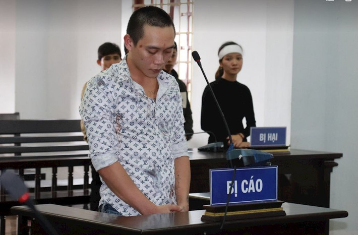 Chiếm đoạt tiền của nạn nhân Rào Trăng 3 lĩnh 15 năm tù. Tháng 11/2020, TAND tỉnh Đắk Nông tuyên phạt Nguyễn Văn Phúc (trú huyện Duy Xuyên, tỉnh Quảng Nam) 15 năm tù giam. Phúc đã có hành vi lừa đảo, chiếm đoạt tài sản đối với 23 bị hại. Trong đó, chị Lê Thị Thu Thảo, là vợ anh Trần Văn Lộc, người đã tử nạn trong vụ lở đất thủy điện Rào Trăng 3, tỉnh Thừa Thiên Huế đã bị Phúc lừa đảo, chiếm đoạt 100 triệu đồng.