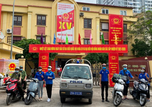 Tổ COVID-19 cộng đồng: Tổ COVID-19 đã phát huy hiệu quả trong việc “truy vết thần tốc” với phương châm “đi từng ngõ, gõ từng nhà, rà từng đối tượng”. Đặc biệt, trước tình hình dịch bệnh ngày càng phức tạp, mỗi cán bộ trong Tổ COVID-19 đã thực sự là những “mũi trinh sát” trong việc hỗ trợ lực lượng chức năng khoanh vùng, dập dịch…Tổ COVID-19 được thành lập tại nhiều địa phương và phát huy hiệu quả một cách rõ ràng.