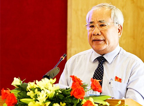 Liên quan vụ án này, ông Đào Công Thiên, khi còn giữ chức Phó chủ tịch UBND tỉnh Khánh Hòa nhiệm kỳ 2016-2021, đã trực tiếp ký các văn bản về đất đai và đầu tư xây dựng các dự án vi phạm rất nghiêm trọng các quy định của Đảng, pháp luật của Nhà nước.