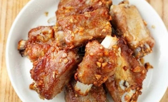 Sườn rim mắm cay: Món ăn này là lựa chọn tuyệt vời cho mâm cơm ngày Tết.