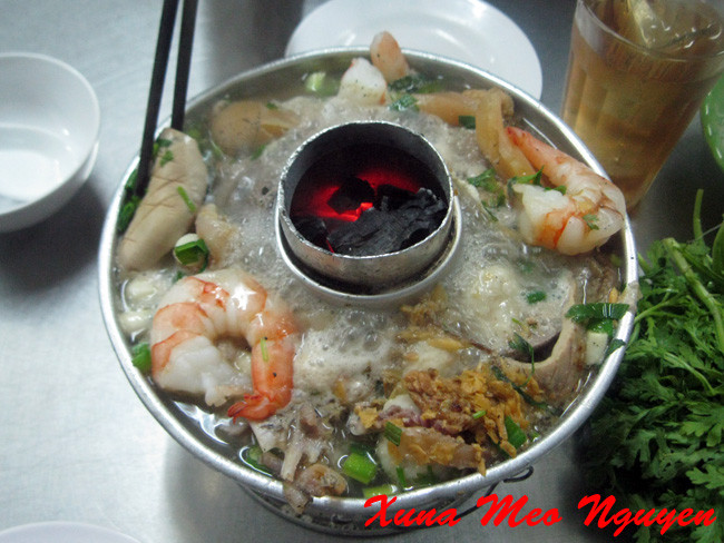 Theo quan niệm của người Việt cá mè ăn đầu năm sẽ mang lại một năm đen đủi hãm tài cho bạn.