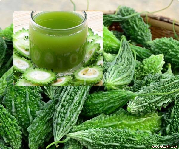 Chữa ho mướp đắng cũng rất đơn giản. Bạn lấy 1-2 quả mướp đắng rửa sạch, bổ làm đôi, nấu với nước, sau đó lấy nước uống trong ngày. Ảnh: Kênh sức khỏe, Getty. (Thông tin trong bài mang tính chất tham khảo, vui lòng hỏi ý kiến bác sĩ khi sử dụng)
