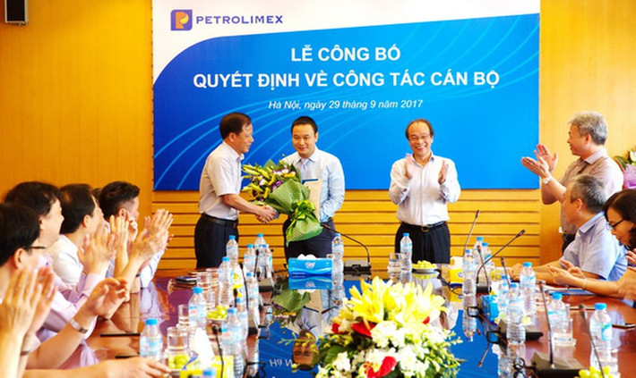 Trước đó, ngày 1/11/2021, ông Phạm Đức Thắng - Tổng giám đốc Petrolimex - chính thức nghỉ hưu. Từ đó đến nay, ông Trần Ngọc Năm - Phó tổng giám đốc Petrolimex - được giao nhiệm vụ tạm thời phụ trách công việc của tổng giám đốc đến khi có tổng giám đốc mới.