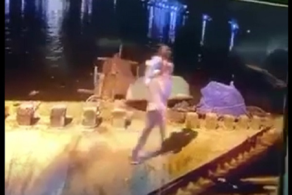 Sáng 17/2, đại tá Nguyễn Hà Lai, Phó giám đốc Công an tỉnh Quảng Nam, cho biết cơ quan cảnh sát điều tra đang tạm giữ Trần Văn Viên (SN 1992, trú tại xã Tam Hải, huyện Núi Thành) để làm rõ hành vi Giết người. Nạn nhân trong vụ án là bé gái Trần Lê Yến V. (SN 2017) – con ruột của Viên.